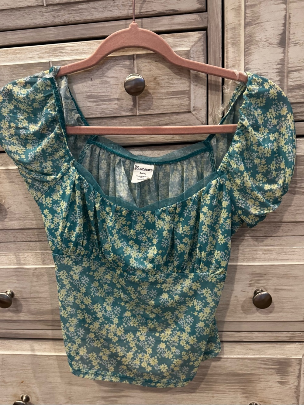 No Boundaries Teal Floral Puff-Sleeve Blouse